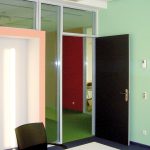 Verwaltungs- und Bürogebäude Farbgestaltung Innenansicht