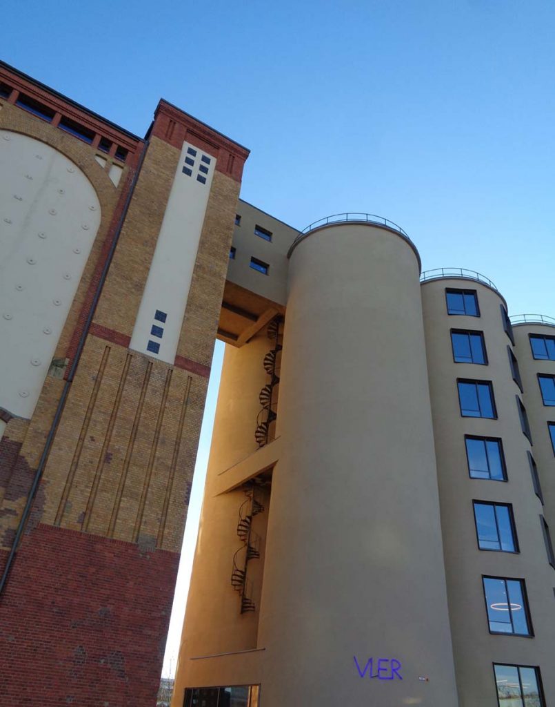 Plange Mühle Düsseldorf, Fassadengestaltung